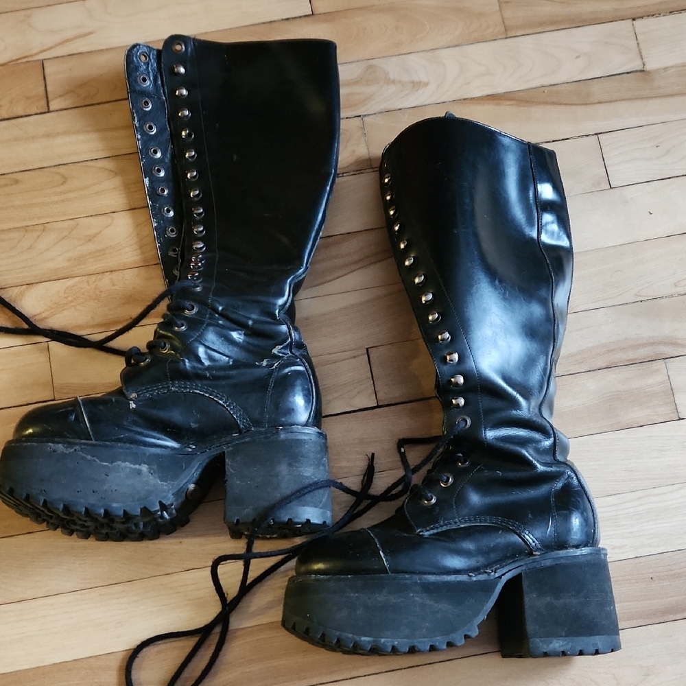 Black Platform Lace-Up Leather Boots - Picture 6 of 16